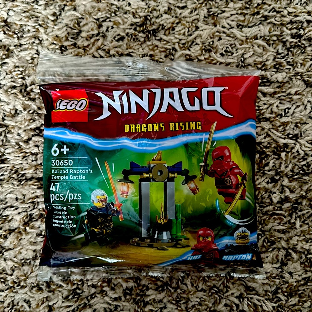 LEGO Ninjago Kai and Raptor’s temple battle - 30650